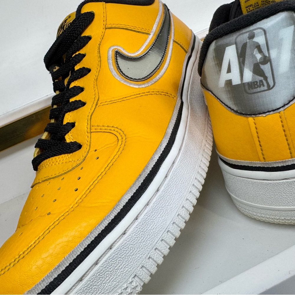 Nike Air Force 1 Low NBA Yellow Leather BV1168-700 Men’s Size 11 Preowned